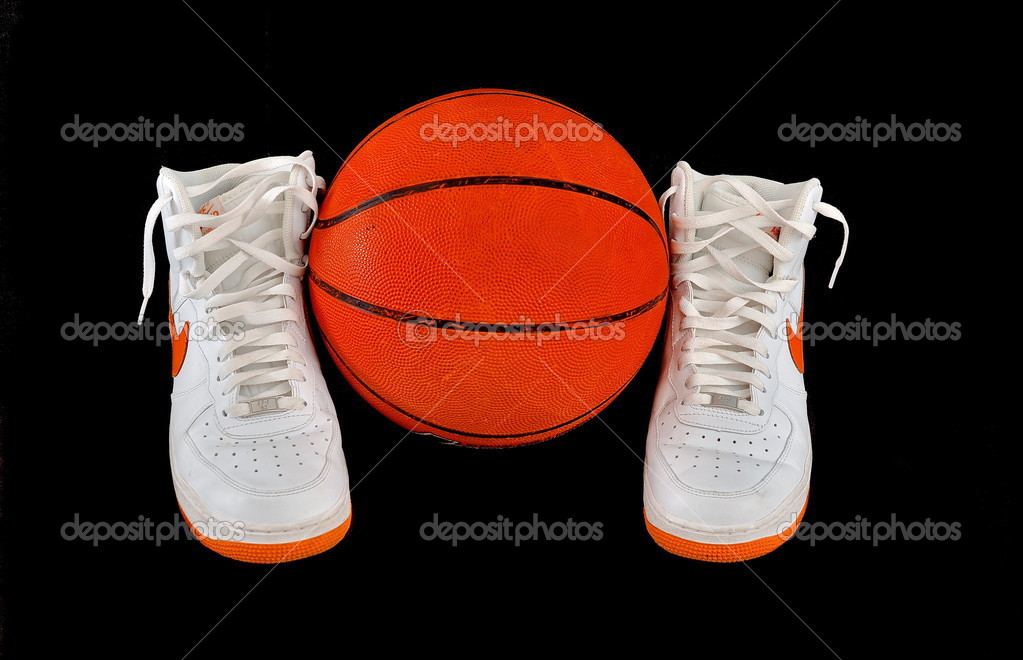 classic nike basketball shoes