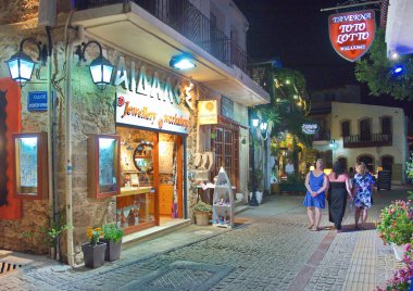 creten akşam yemeği zaman malia
