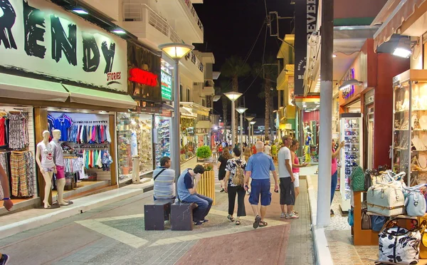 People in the streets of Crete — Stock Photo, Image