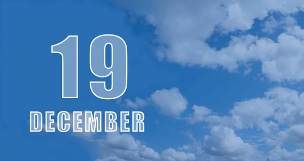 Grudnia Dzień Miesiąca Data Kalendarzowa Białe Liczby Przeciwko Błękitnemu Niebu — Zdjęcie stockowe