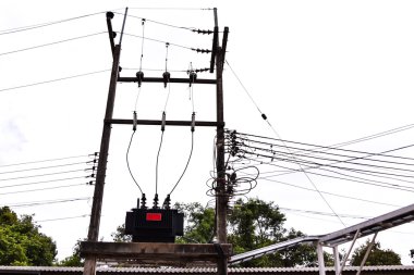 Elektrik trafo yüksek kutup