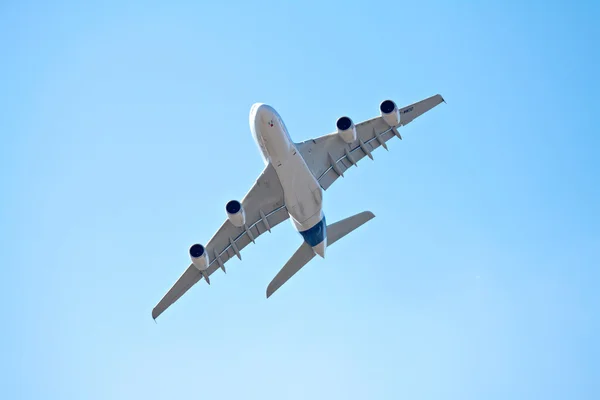 Verkehrsflugzeug — Stockfoto