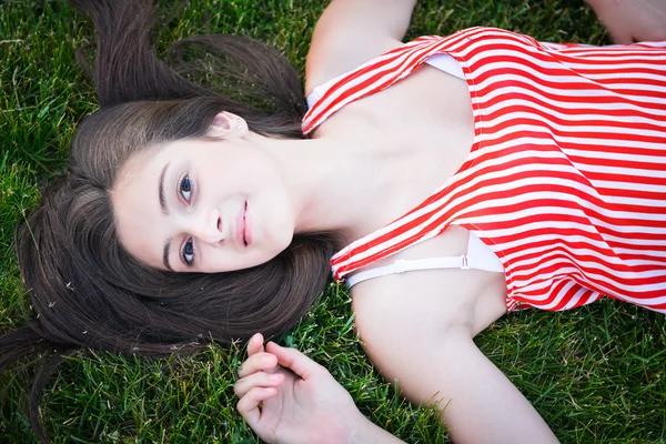 Gelukkig vrouw ontspannen — Stockfoto