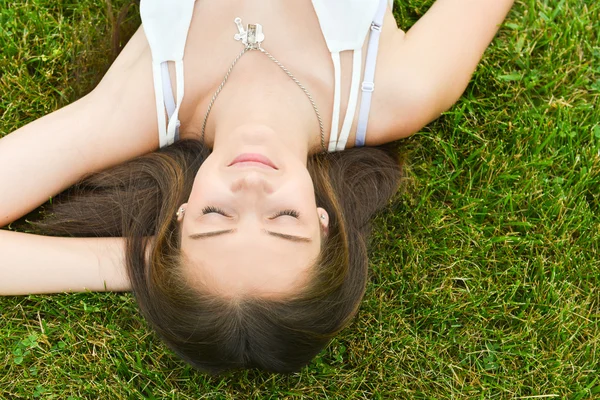 kadın doğal ortamda dinlendirici