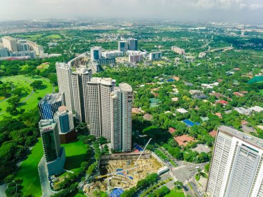 Taguig, Metro Manila, Filipinler- BGC 'nin güney ucu, McKinley West Park ve Forbes Park.