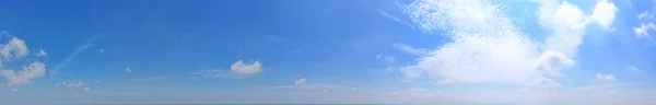Krásná Panoramatická Obloha Mraky Cloudscape Vzduchové Mraky Pozadí Modré Oblohy — Stock fotografie