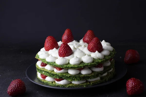 Поэтапное Приготовление Зеленого Торта Шпината Клубники Шаг — стоковое фото