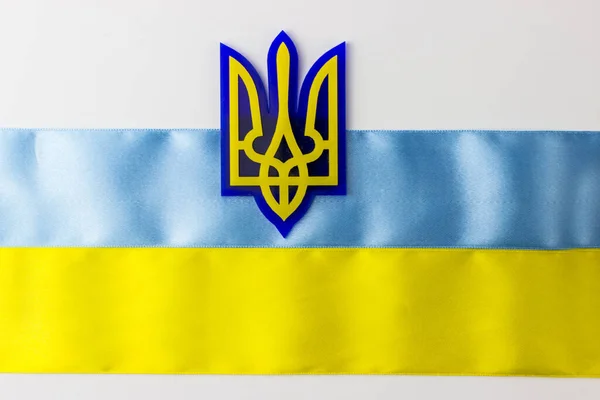 Герб України Задньому Плані Прапора Прапор Блакитних Жовтих Смуг — стокове фото