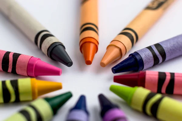 Crayons Cire Colorés Pour Enfants Sur Fond Blanc Créativité Des — Photo