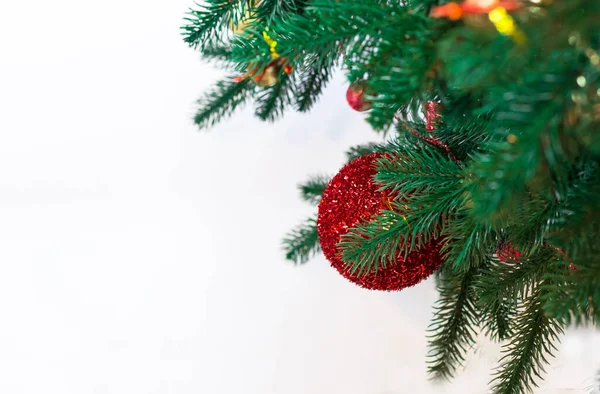 Julkort Utsikt Uppifrån Julgran Med Röda Bollar — Stockfoto