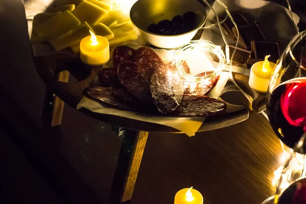 Snacks Für Alkohol Käse Wurst Auf Dem Weintisch Romantischer Abend — Stockfoto