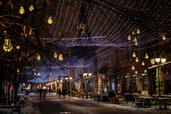 Navidad Año Nuevo Luces Decoraciones Las Calles Una Ciudad Europea —  Fotos de Stock