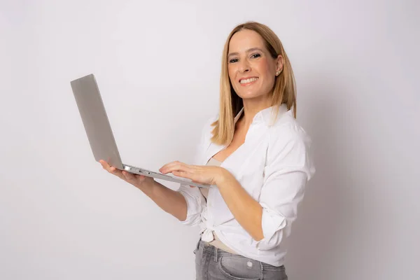 Image Cheerful Young Woman Standing Isolated White Background Using Laptop — Stock Photo, Image