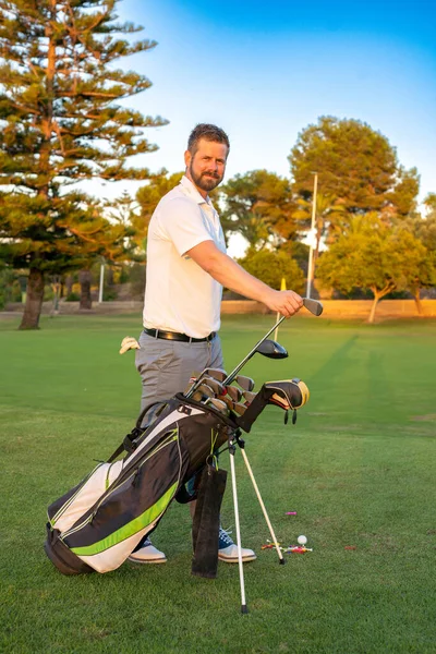 Young Handsome Man Course Golf Bag — Fotografia de Stock