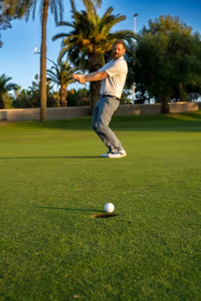 Golf Player Ready Struck Ball Green Grass — Stock Fotó