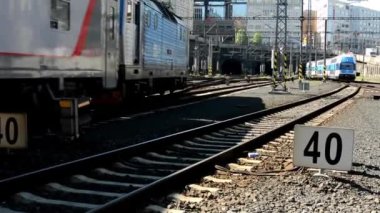 Geçen tren, ana tren istasyonu