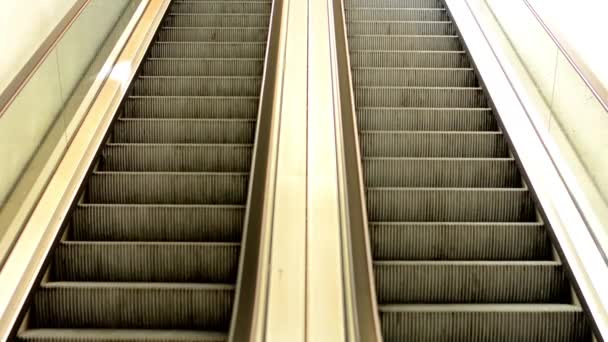 Escadas rolantes — Vídeo de Stock