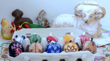 Paskalya dekorasyon - kaldırma paketin yumurta tablo. (ram masadaki diğer süslemeleri)