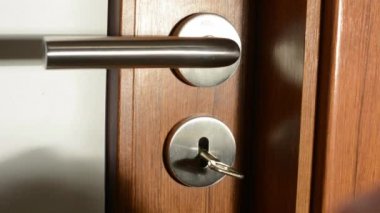 el (genç erkek) kilitleri iç kapı ile anahtar