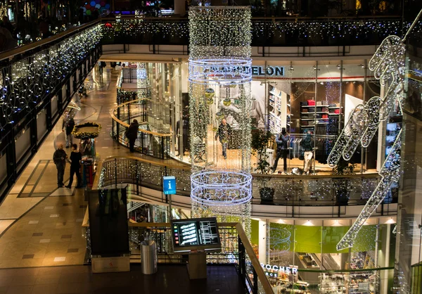 Festively içinde (Noel) alışveriş merkezi - süslü