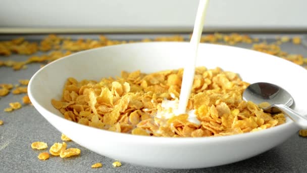 Flocons de maïs au lait - verser 