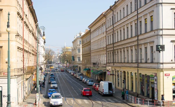 Araba ile şehir içinde şehir sokak