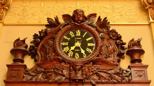 Bâtiment historique - Décoration - lion en bois — Video