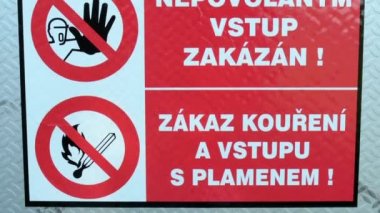 sigorta kutusu (Çekçe'emniyet uyarıları)