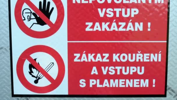 Safety warnings on the fuse box (Czech language) — Stock Video