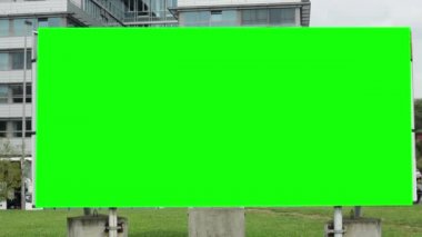 billboard - yeşil ekran - arka planda bina