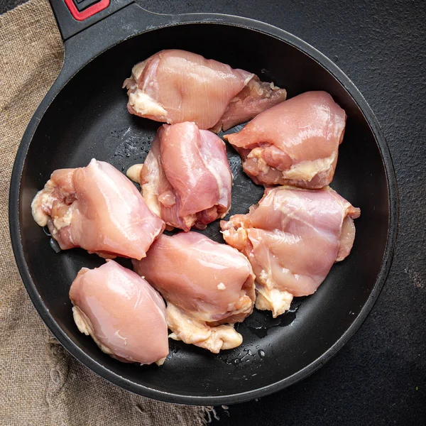 Çiğ Tavuk Hindi Derisi Yüzülmemiş Kemiksiz Kümes Hayvanı Taze Yemek — Stok fotoğraf