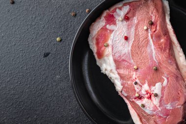 Ördek göğsü eti çiğ kümes hayvanları masada taze yemek fotokopi alanı arka plan kırsal 