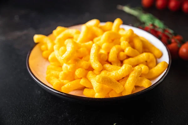 Cheetos Snack Keju Jagung Tongkat Makanan Ringan Atas Meja Menyalin — Stok Foto