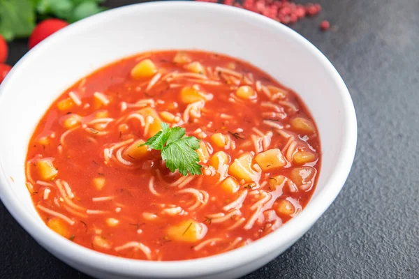 Minestrone Rote Tomatensuppe Erste Gericht Mahlzeit Snack Auf Dem Tisch — Stockfoto