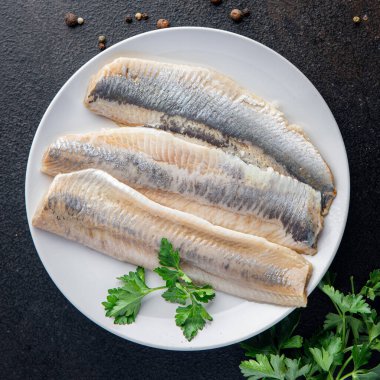 Ringa balığı fileto Norveç taze deniz ürünleri yemek aperatifi masada fotokopi alanı yiyecek arka planı