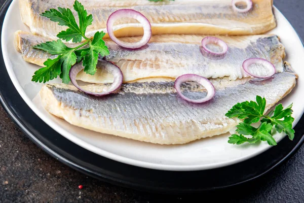 Φιλέτο Ψαριών Ρέγγας Νορβηγικά Φρέσκα Θαλασσινά Σνακ Γεύμα Στο Τραπέζι — Φωτογραφία Αρχείου