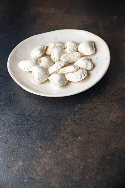 Masa Cruda Vareniki Dumplings Rellenos Listos Para Comer Aperitivo Comida —  Fotos de Stock