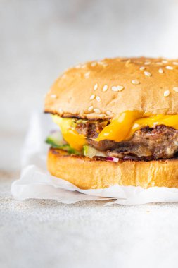 Çizburger, ev yapımı çörek, peynir, sebze, ızgara pirzola kıymalı domuz eti, biftek fast food, fotokopi... 