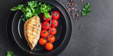 tavuk göğsü ızgara et ızgara kümes hayvanları yemek aperatifi masa üzerinde fotokopi alanı arka plan kırsal 