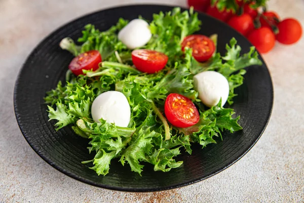 Mozzarella Salada Tomate Alface Vegetal Vitaminas Refeição Lanche Mesa Cópia — Fotografia de Stock