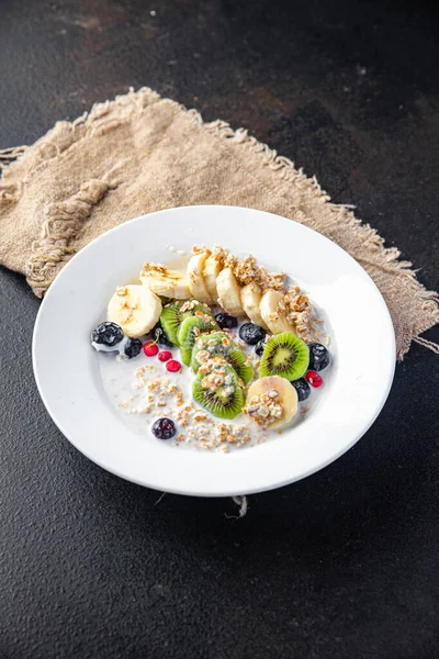 Oatmeal Fruit Breakfast Milk Banana Kiwi Berrie Blueberrie Meal Snack — Stok Foto