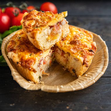 Somon, kiş, Lauren, baharatlı turta, masada yemek, fotokopi, arka plan, kırsal vejetaryen yemeği, et yok.