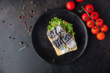 Uskumru balığı taze deniz ürünleri pesseeter diyet yemeği fotokopi uzay yiyecekleri arka plan rustik keto veya paleo diyet vejetaryen yemeği 
