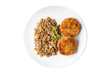 Havuçlu pirzola mercimek garnitür vejetaryen ya da vejetaryen besin fasulyesi bakla sağlıklı beslenme diyeti aperatifi masanın üzerinde fotokopi uzayı yiyecek arka planı rustik keto ya da paleo diyet vejetaryen