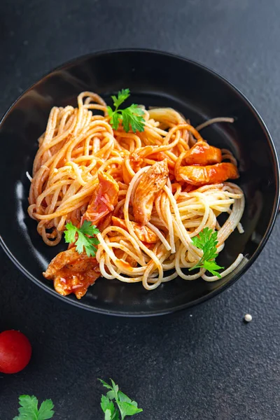 Macarrão Espaguete Molho Tomate Carne Frango Peru Refeição Saudável Alimentação — Fotografia de Stock