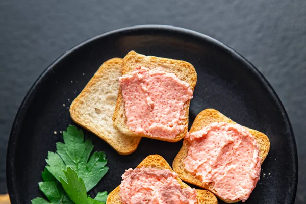 Smorrebrod Sandwich Capelin Uova Caviale Pasto Spuntino Sulla Tavola Copia — Foto Stock