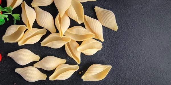 Pasta Conchiglie Rauwe Schaal Gezonde Maaltijd Snack Tafel Kopiëren Ruimte — Stockfoto