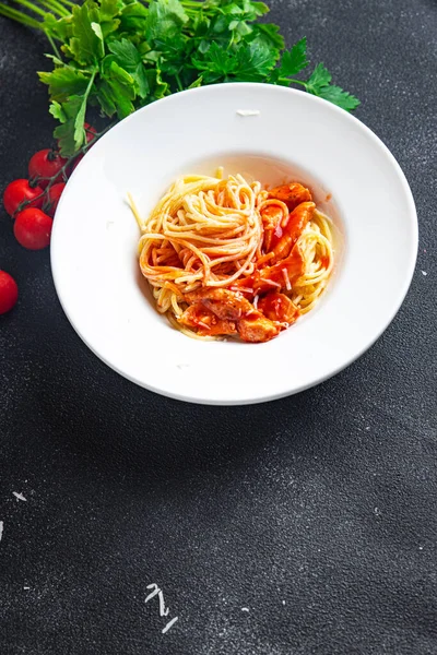 Espaguete Macarrão Carne Tomate Molho Saudável Refeição Comida Lanche Mesa — Fotografia de Stock