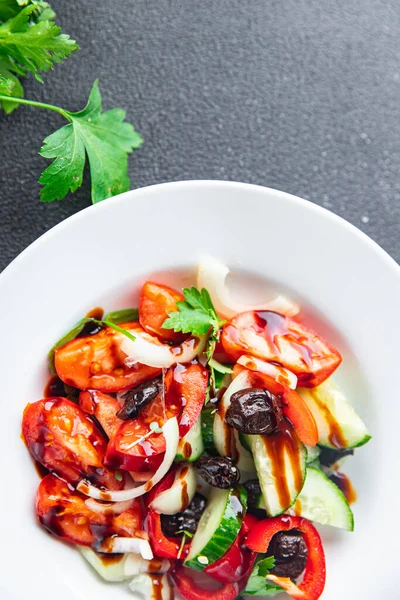 Vegetable Salad Tomato Cucumber Olives Onion Pepper Fresh Spring Healthy — Stockfoto