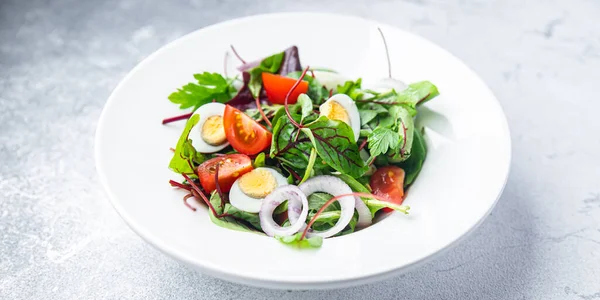 Salad Quail Egg Tomato Lettuce Mix Leaves Healthy Meal Food — Fotografia de Stock